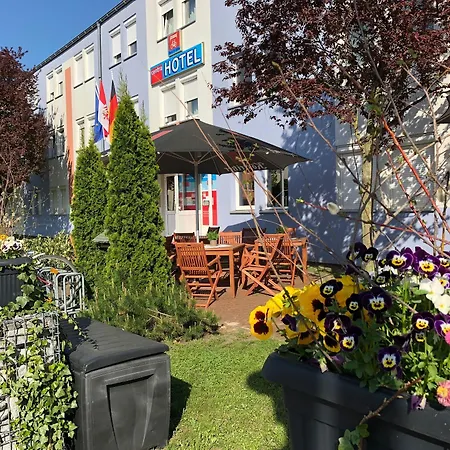 Hotel Centra 3*